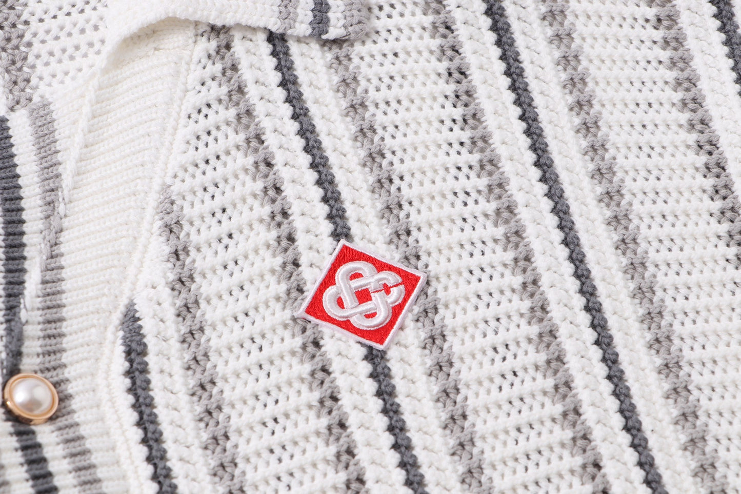 250813 A new high-quality two-color long-sleeved knitted coat