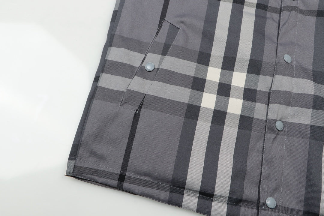 250813 A new high-quality double-sided hooded jacket