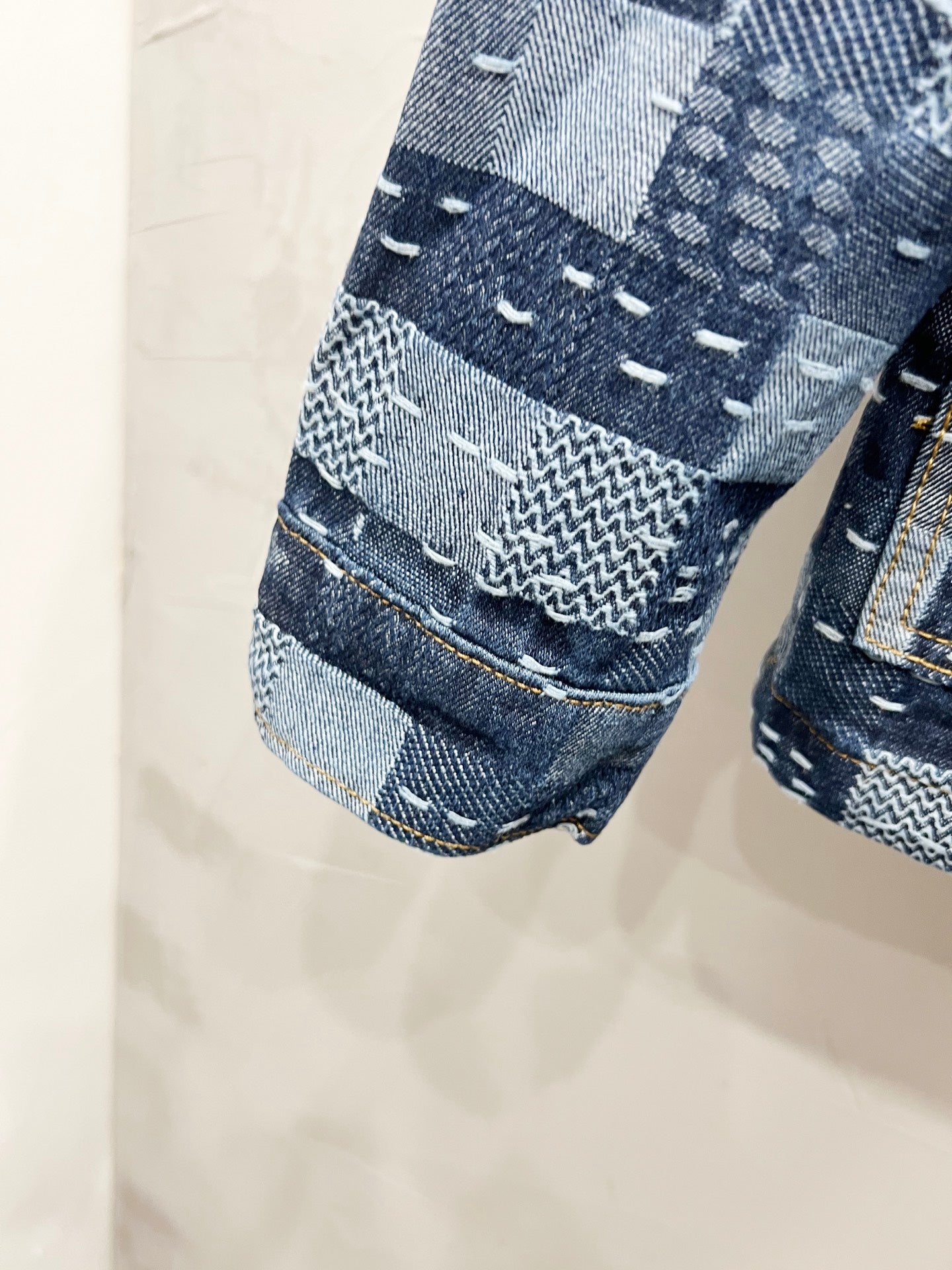 250813 A new top-quality heavy-duty checkered denim jacket