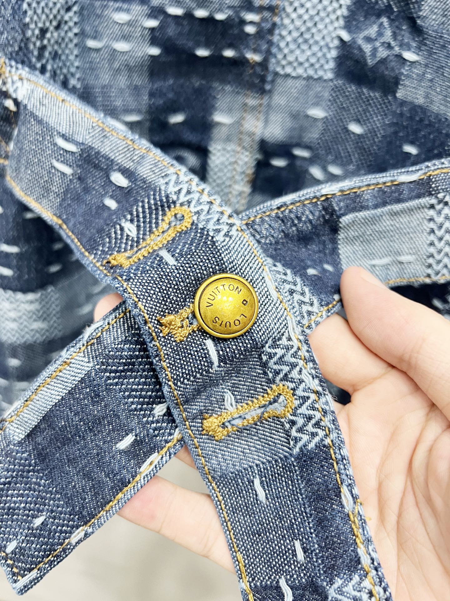 250813 A new top-quality heavy-duty checkered denim jacket