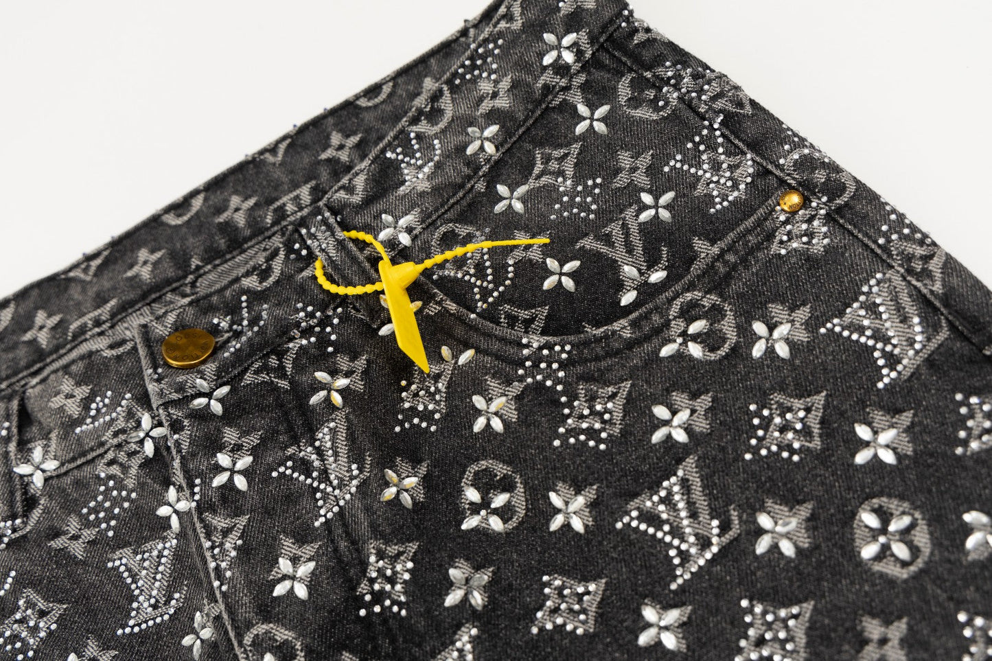 250813 New top-quality embossed diamond jeans