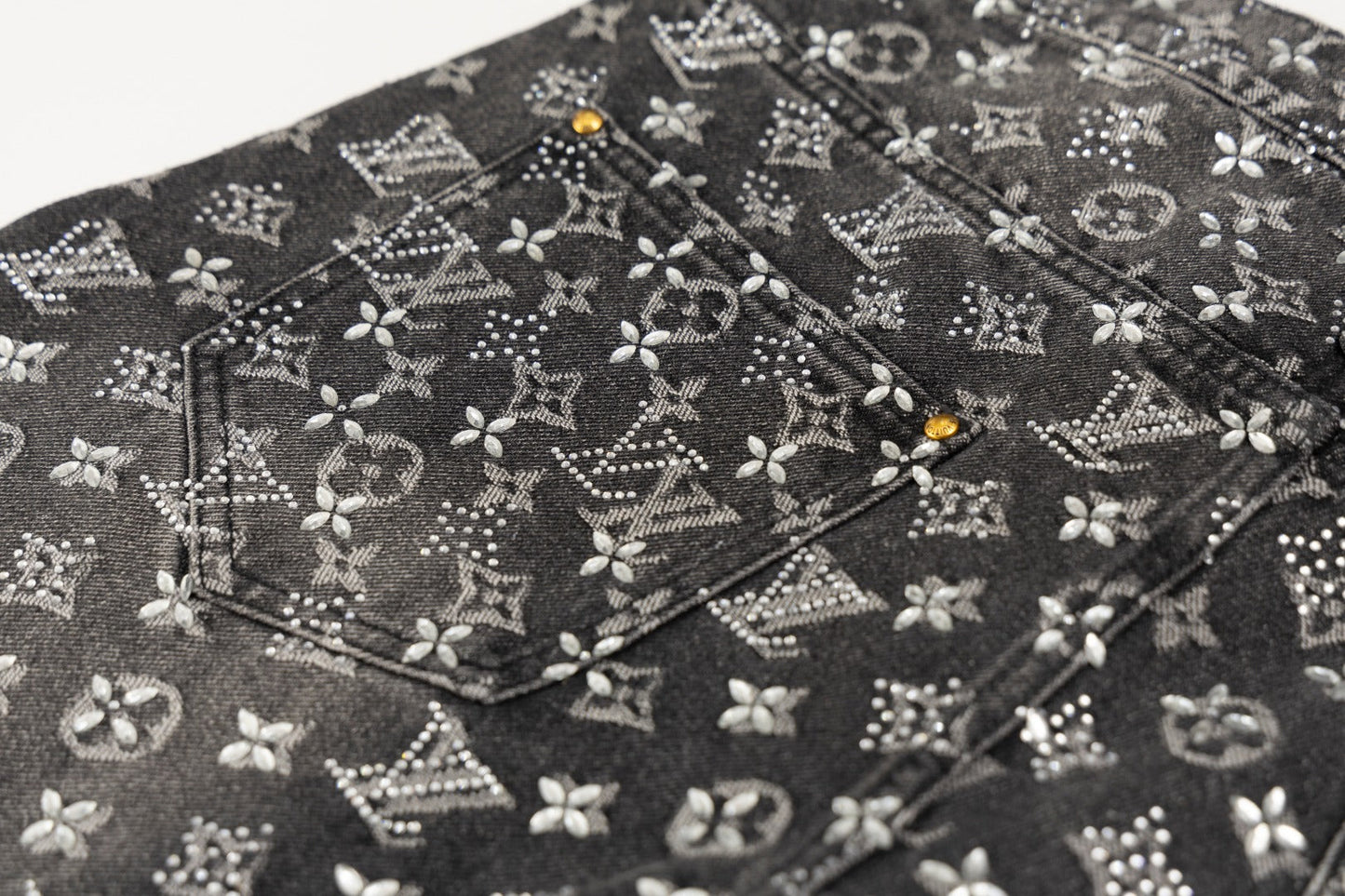 250813 New top-quality embossed diamond jeans