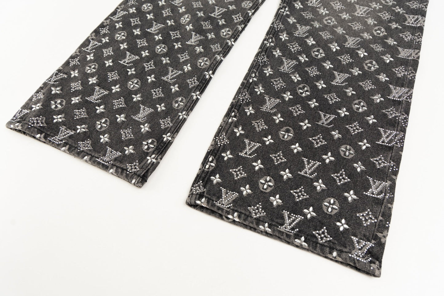250813 New top-quality embossed diamond jeans