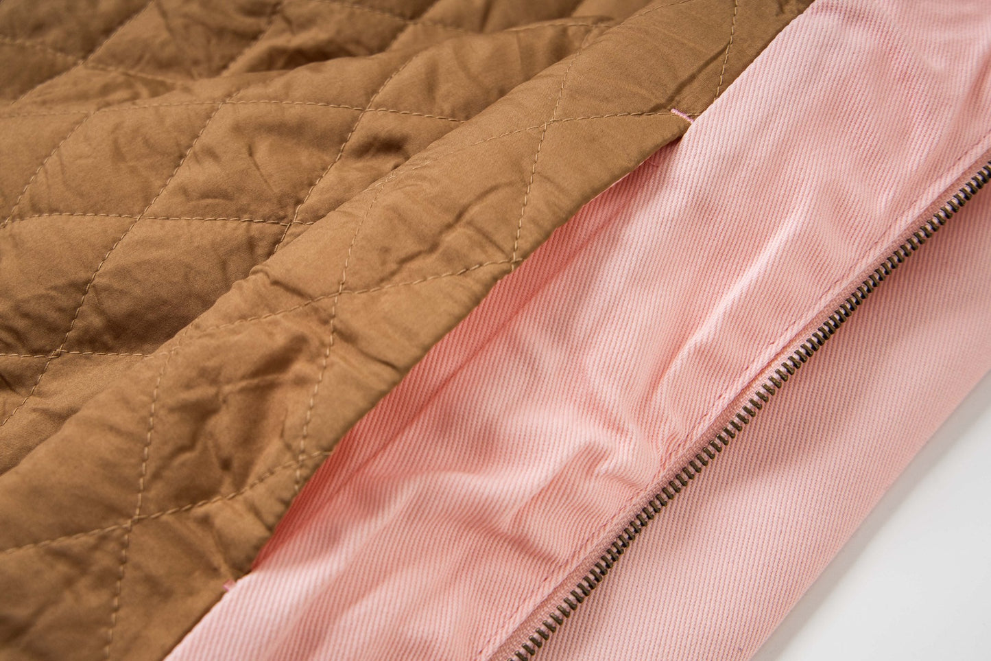 250902 A new high-quality pink jacket with a patchwork collar