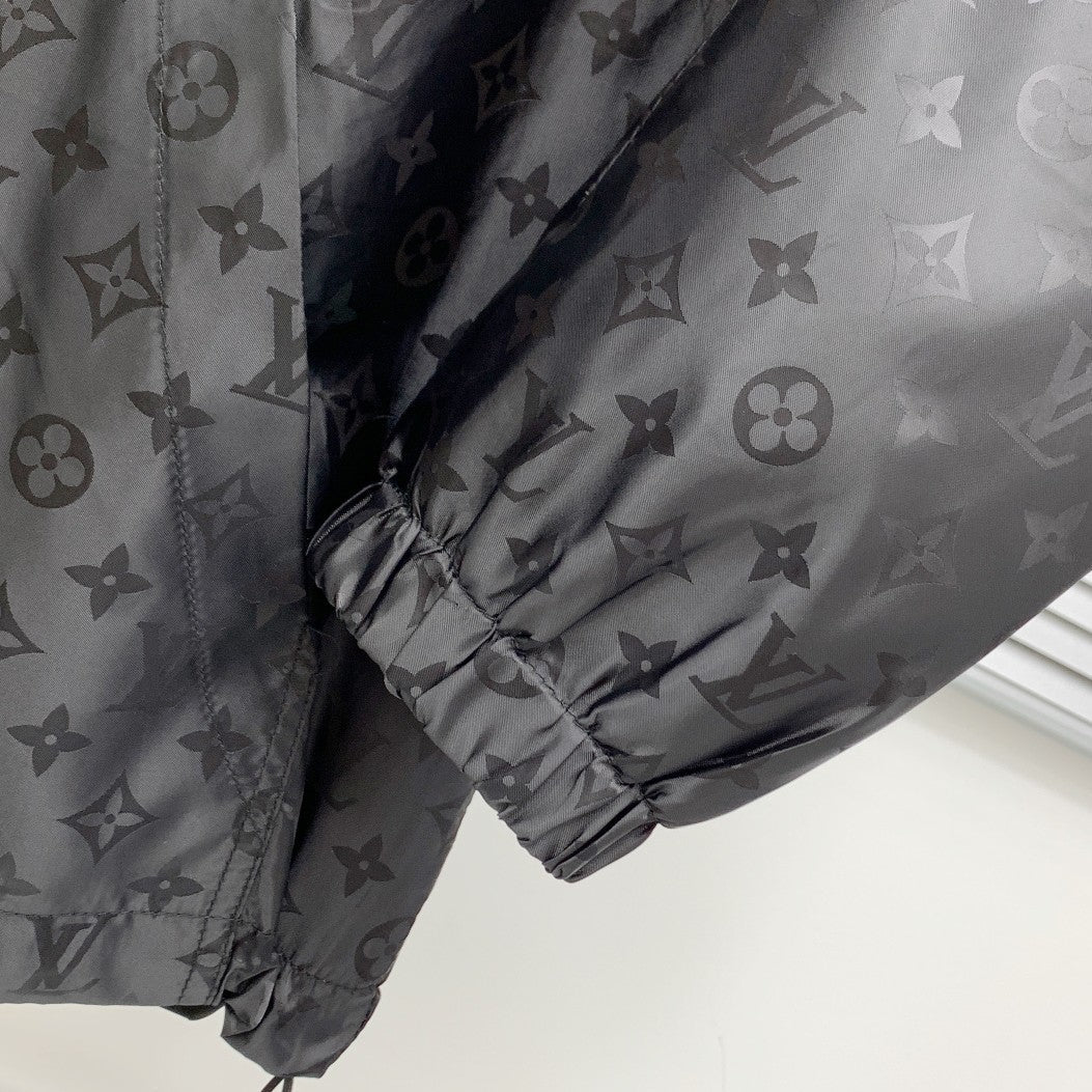 250908 A new high-quality full-body embossed best-selling trench coat