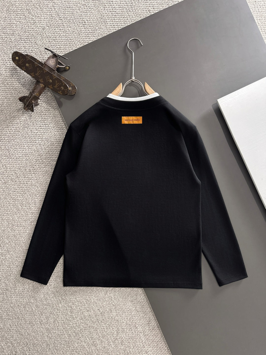 250917 New high-quality, color-blocking round-neck long-sleeved style