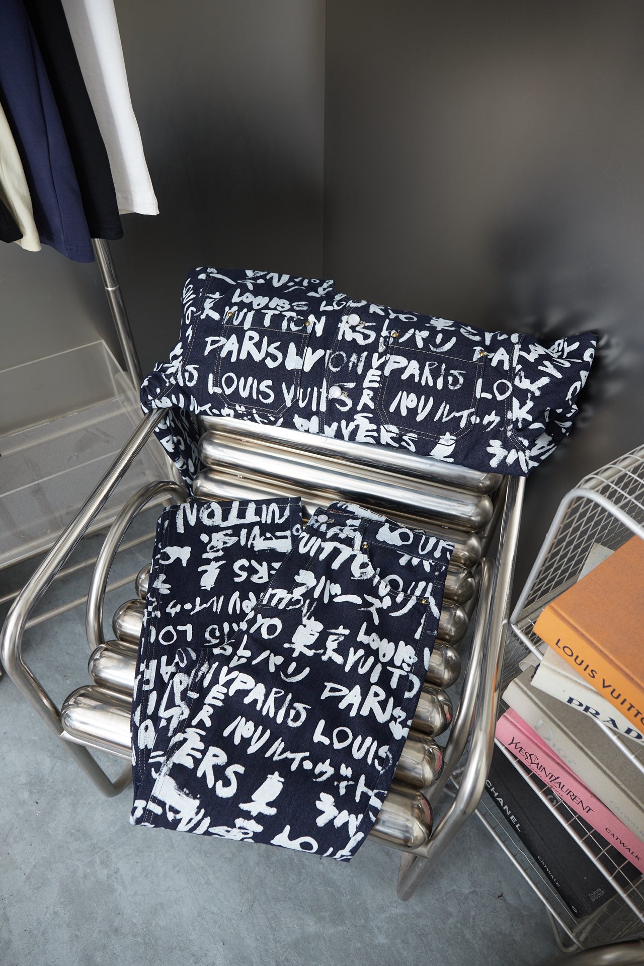250923 New high-quality graffiti suit jeans
