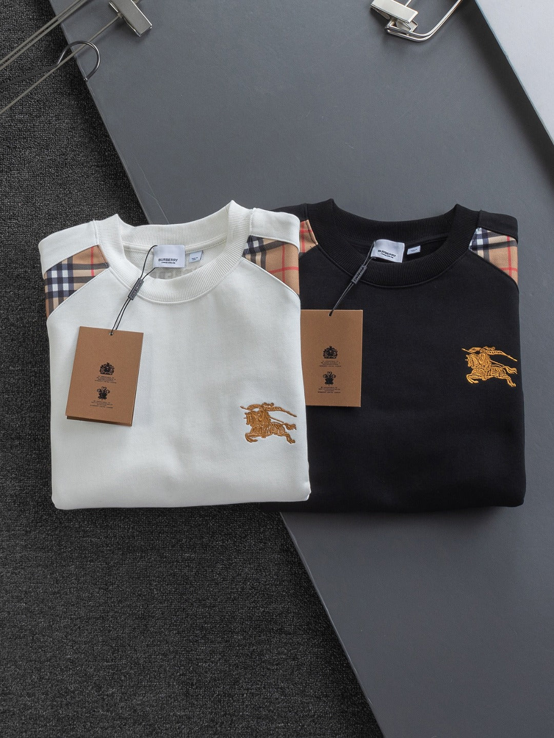 251014 A new high-quality classic checkered patchwork round-neck sweatshirt