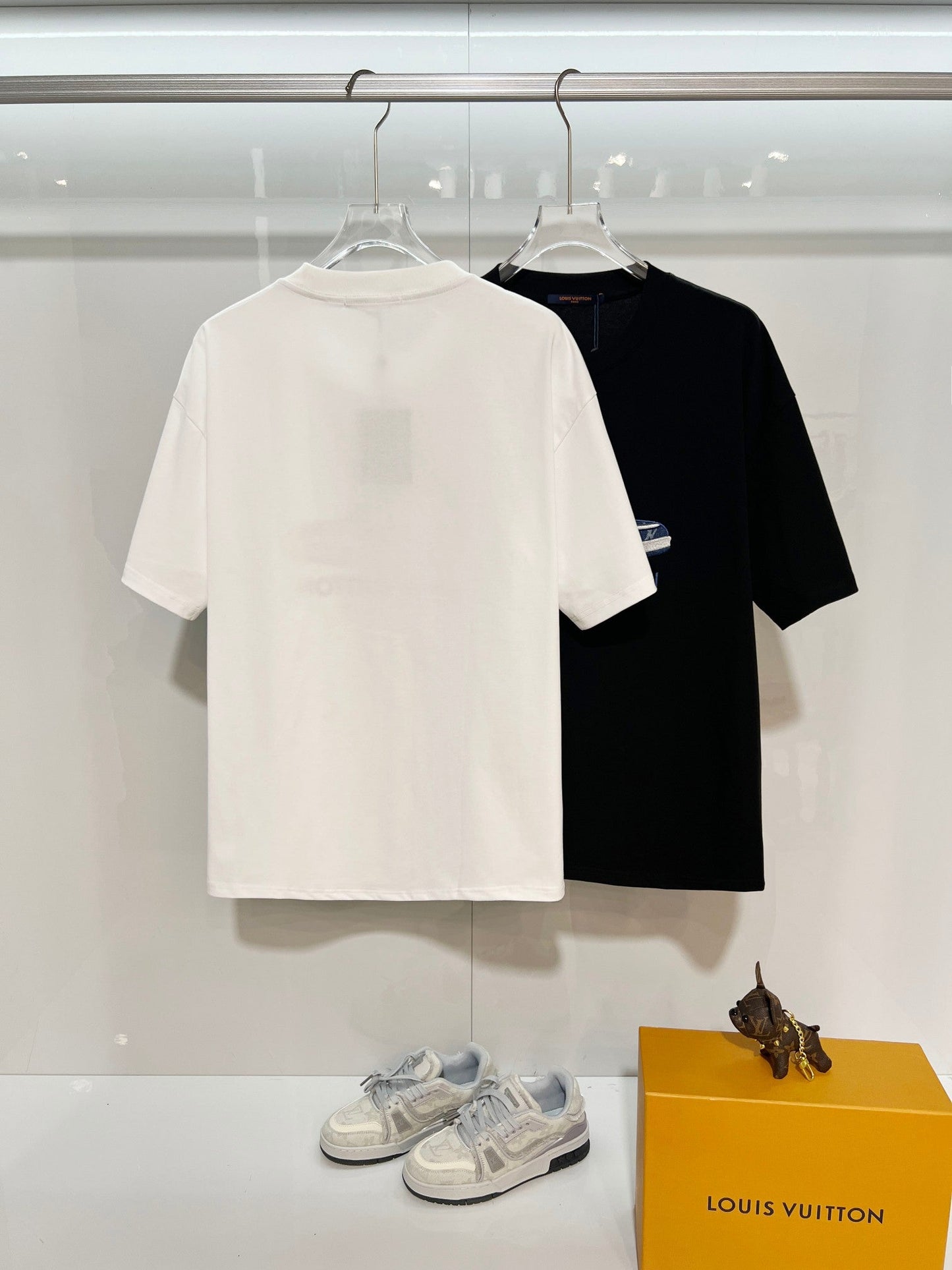 260306 New high-quality shoes with embroidered patches T-shirt