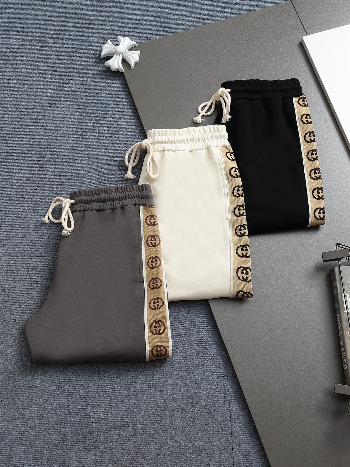 260415 New high-quality classic side-striped shorts