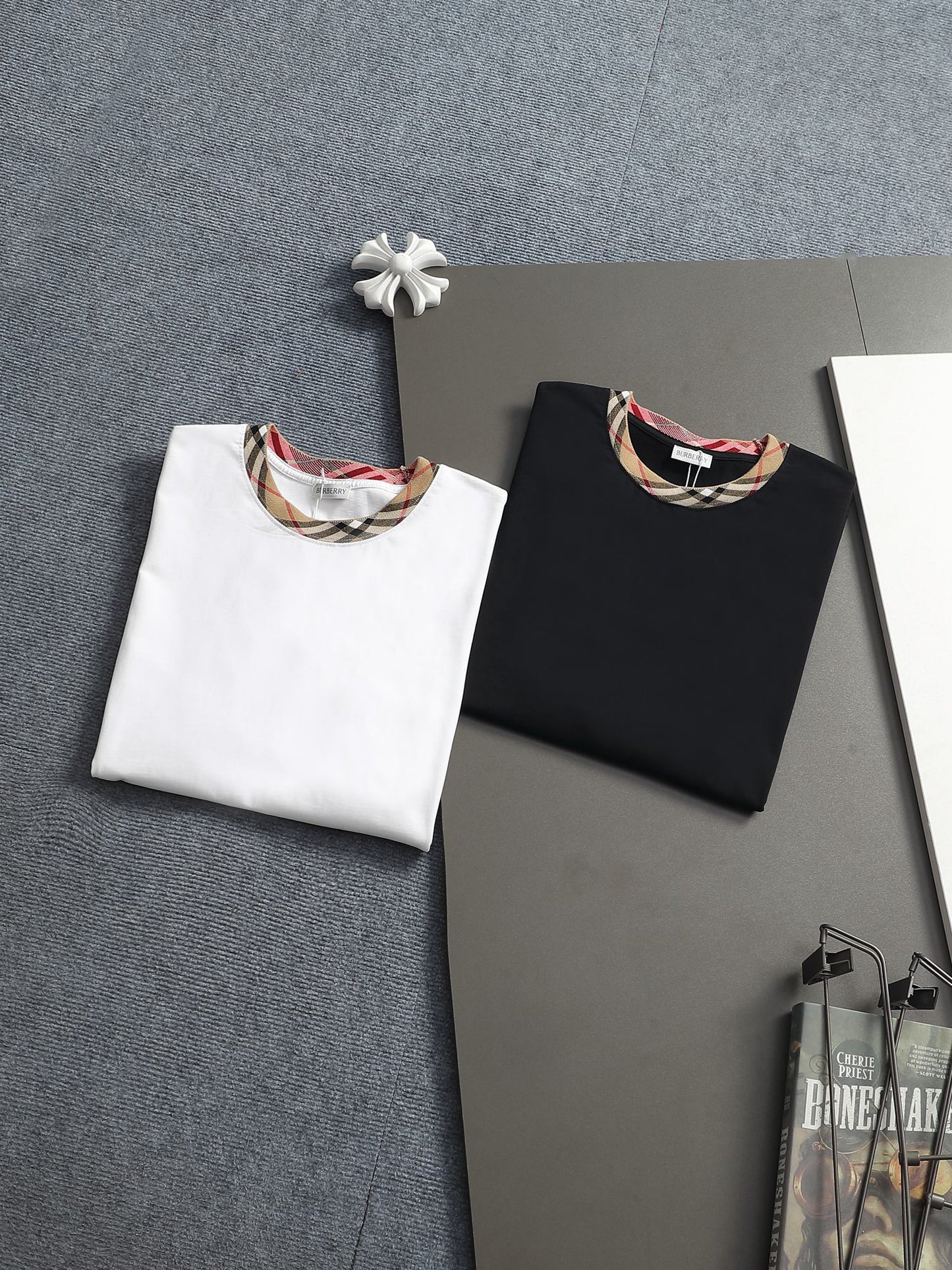 260415 New high-quality striped-neck simple T-shirt