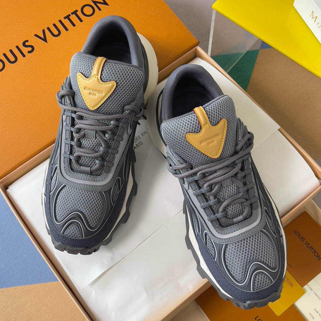 260521 New high-quality, soft and thick-soled outdoor sports shoes