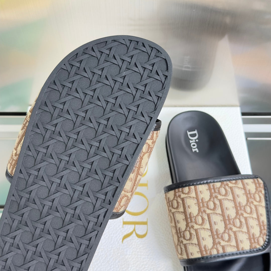 260526 New high-quality summer Velcro thick-soled beach slippers