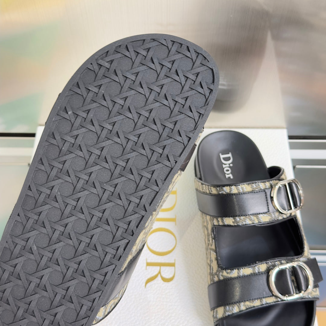 260526 New high-quality summer thick-soled double-buckle flat beach slippers