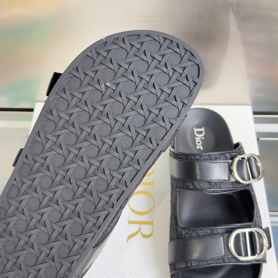 260526 New high-quality summer thick-soled double-buckle flat beach slippers
