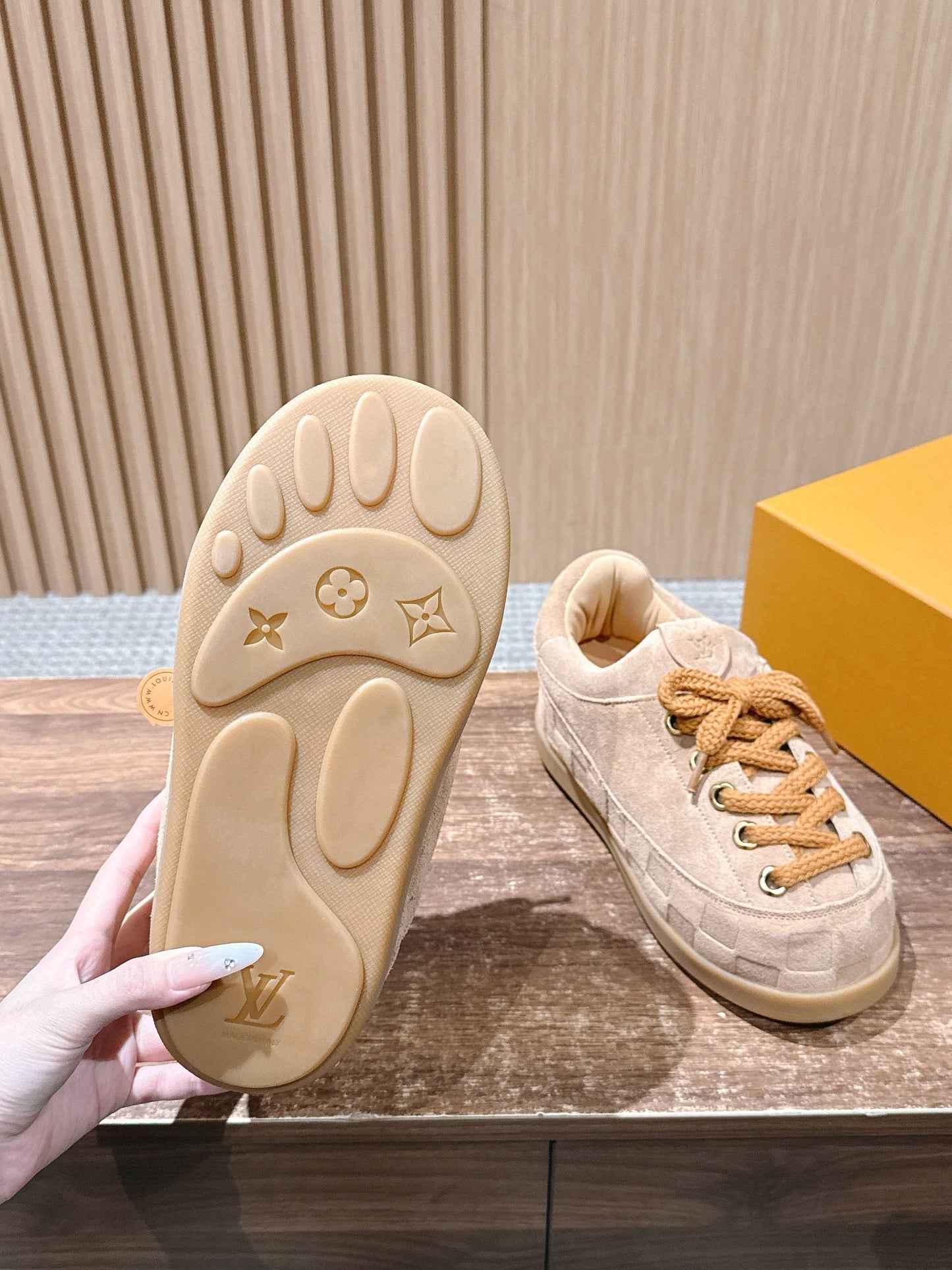 260602 New high-quality plush cowhide warm and cute casual shoes