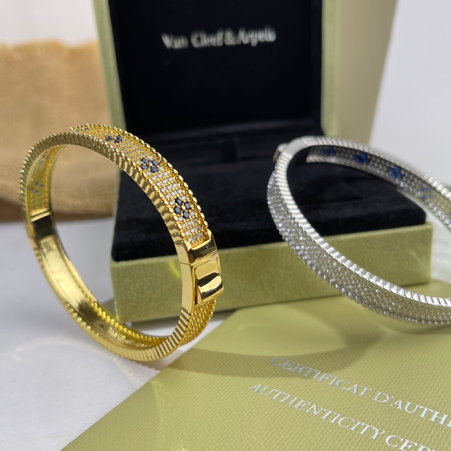 260610 New four-leaf clover diamond-set sapphire bracelet