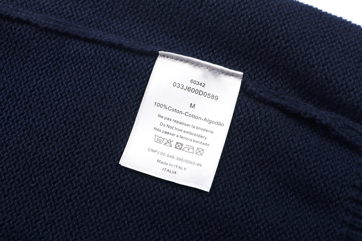 260901 New high-quality cable-knit cotton pullover with embroidered design on the chest