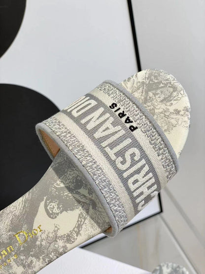 0528 New jacquard embroidered slippers