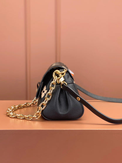 0528 Favorite Bicolour Monogram Empreinte Leather