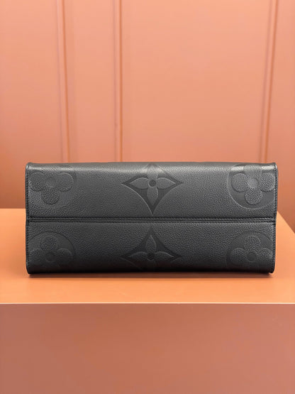 0528 OnTheGo MM Monogram Empreinte Leather