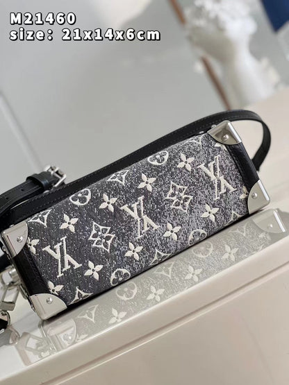 0712 Classic crossbody bag