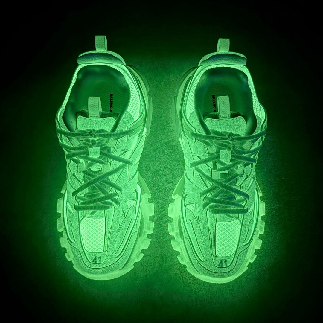 0722 New night glow fluorescent shoes