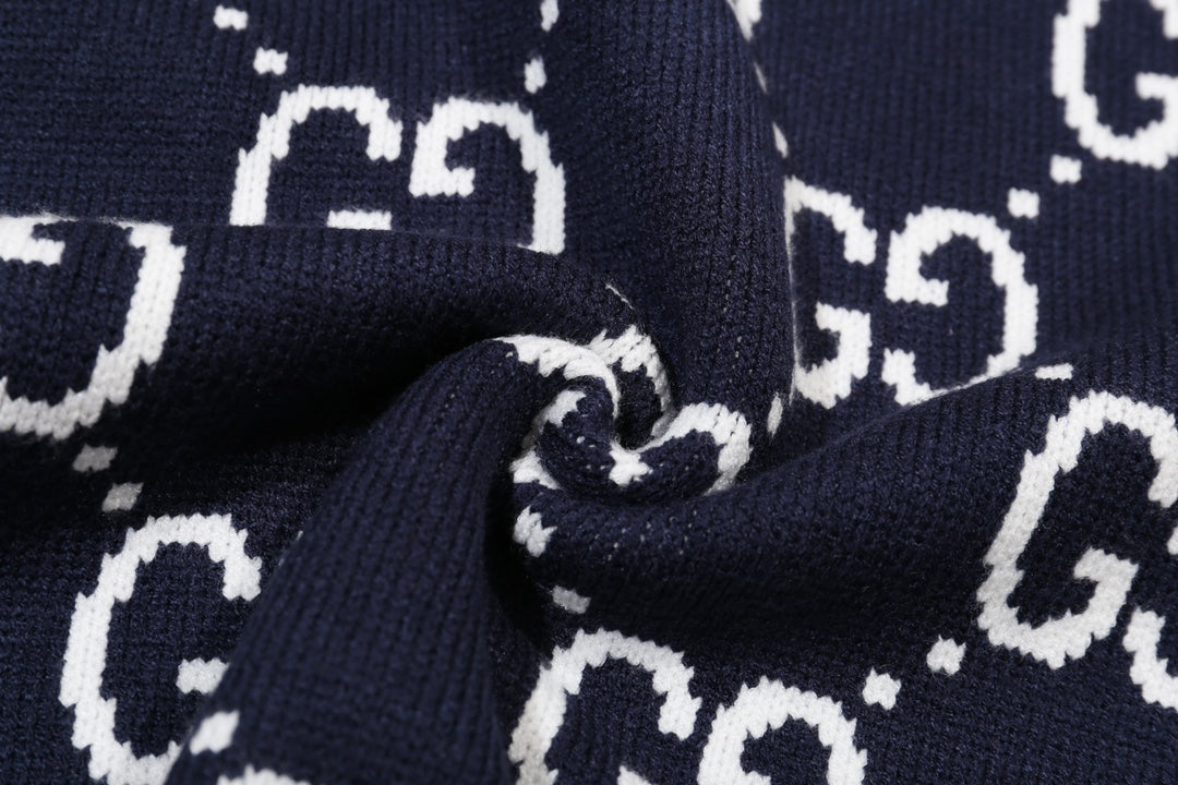 0909 New alphabet jacquard crew-neck sweater