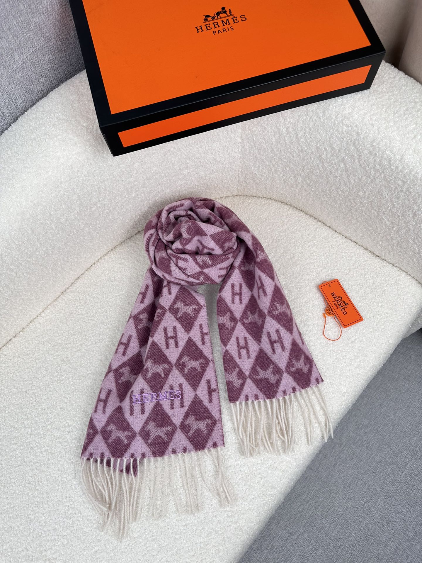 0925 Classic Soft and Comfortable Scarf