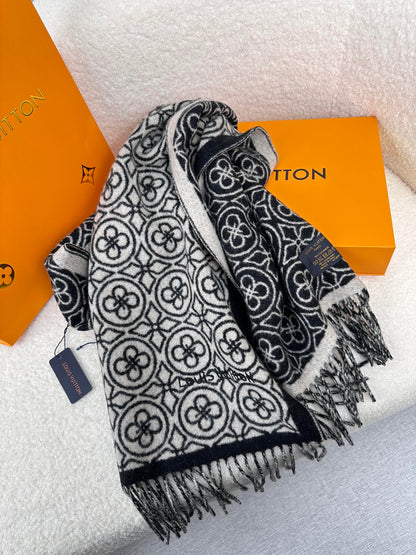 1002 Classic Soft and Comfortable Scarf