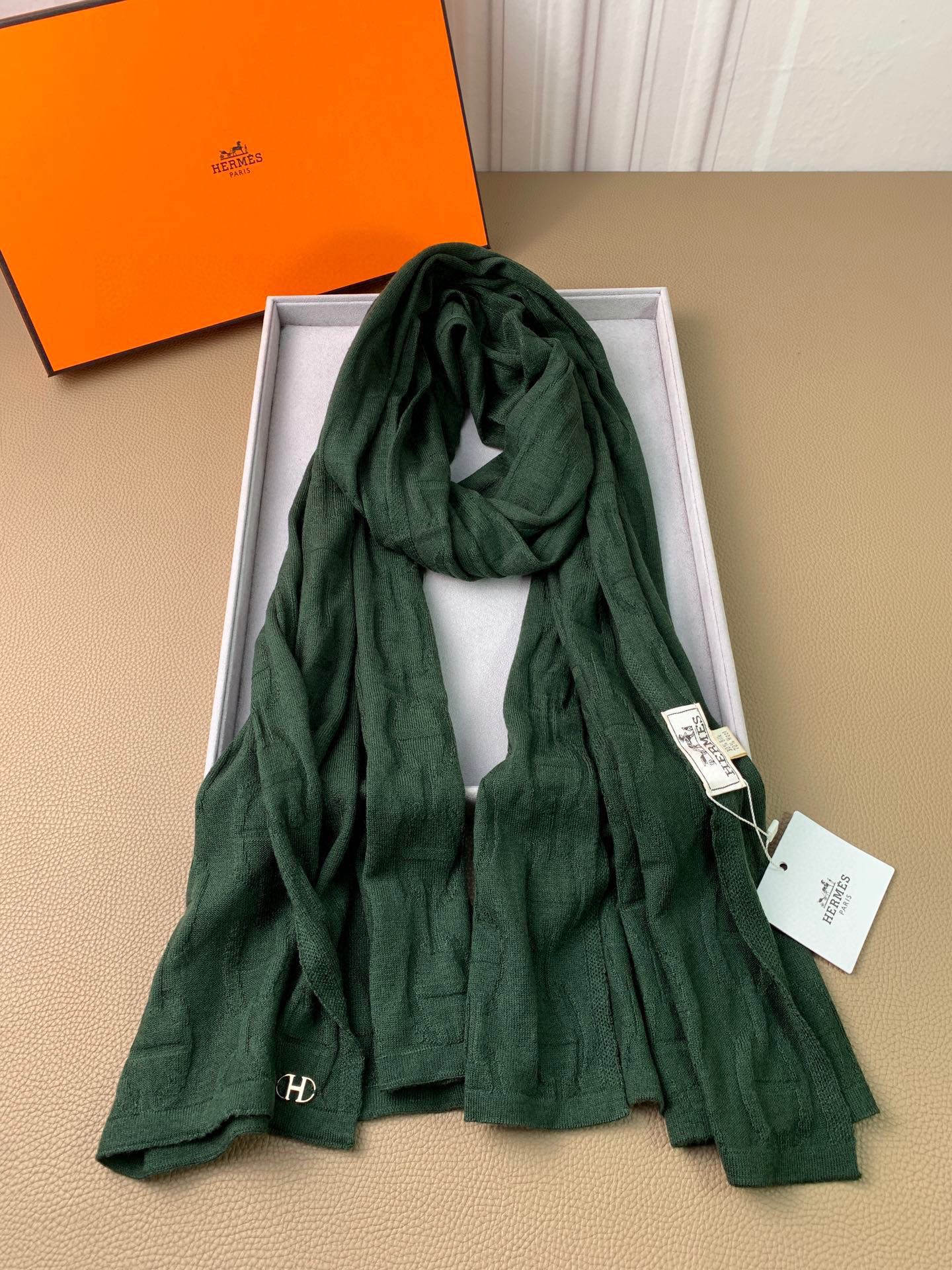 1002 Classic Soft and Comfortable Scarf