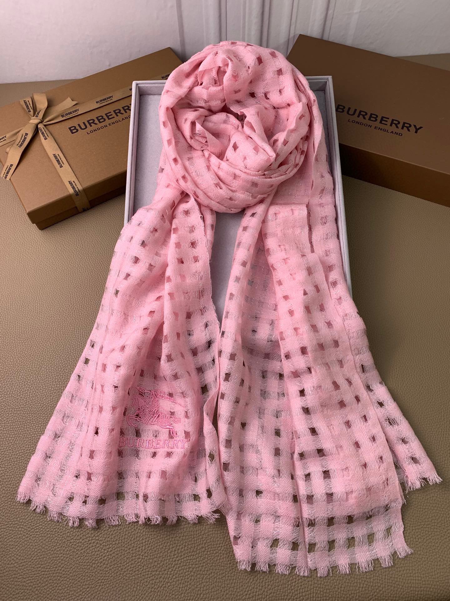 1007 Exquisite delicate soft skin scarf