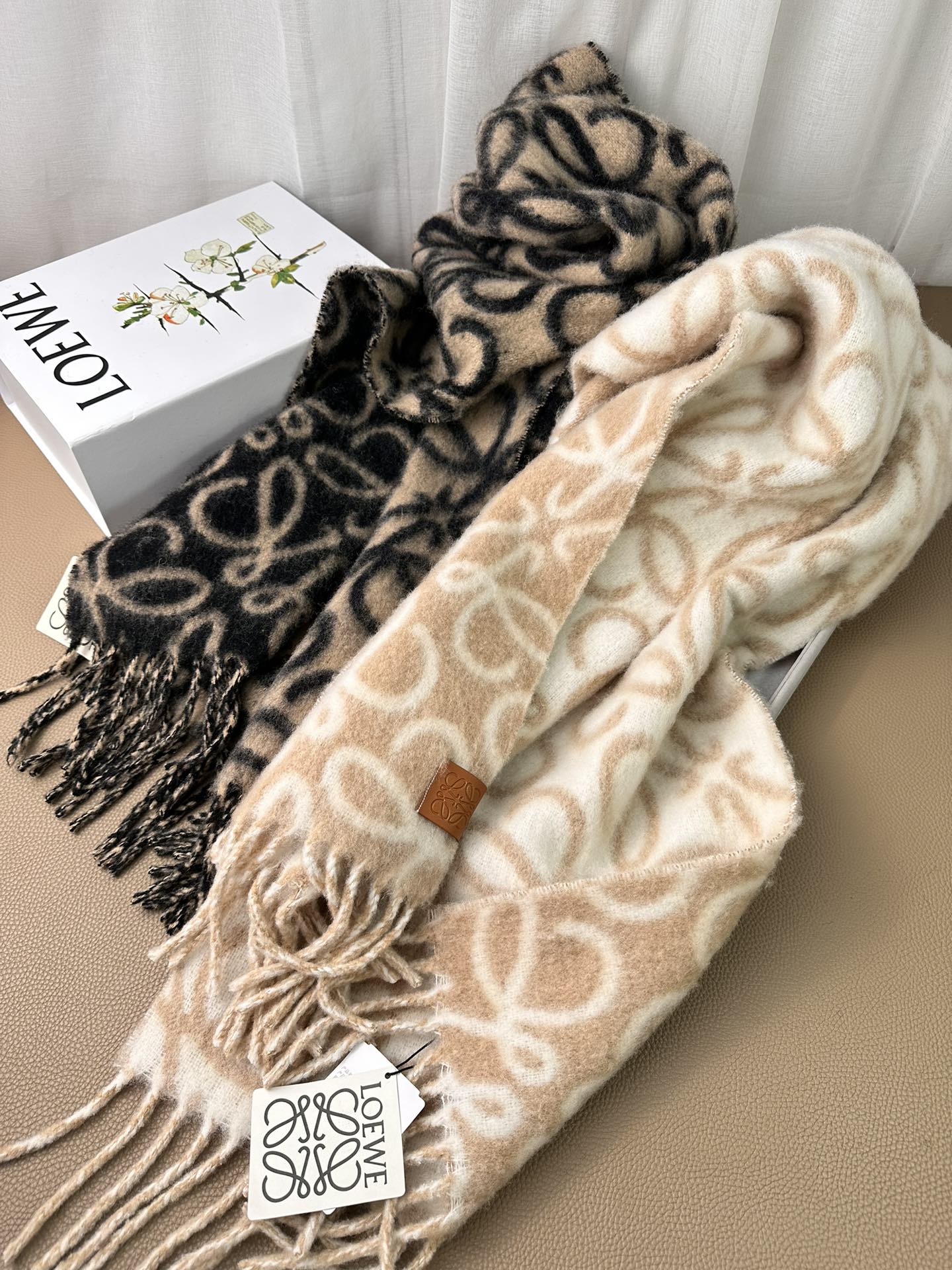 1007 Exquisite delicate soft skin scarf