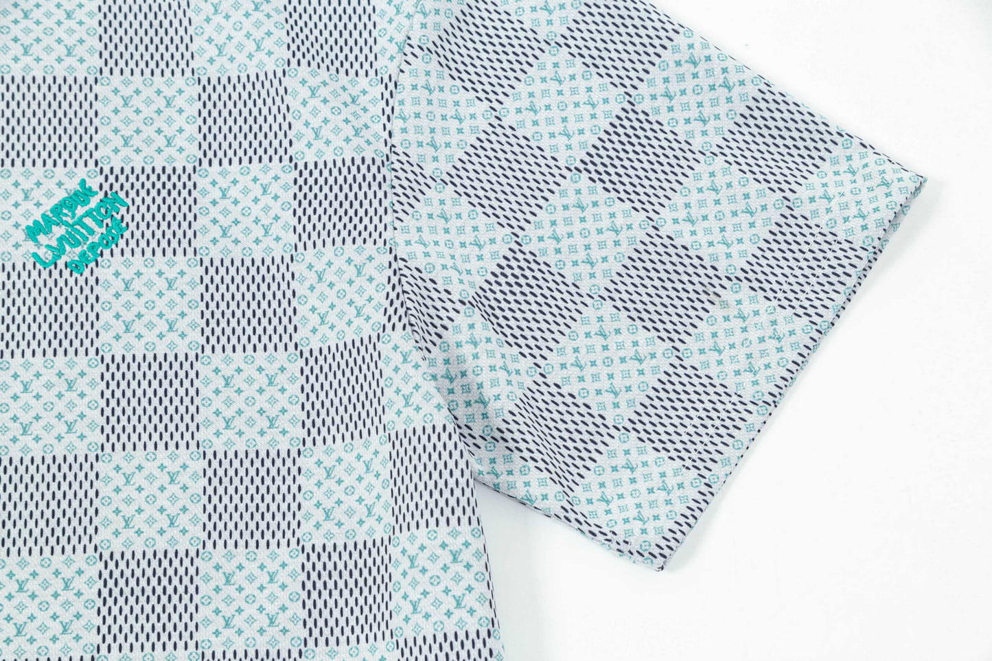 250404 New high-quality checkered style T-shirt