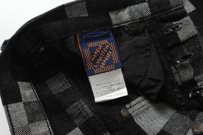 250404New high-quality black checkered denim shorts