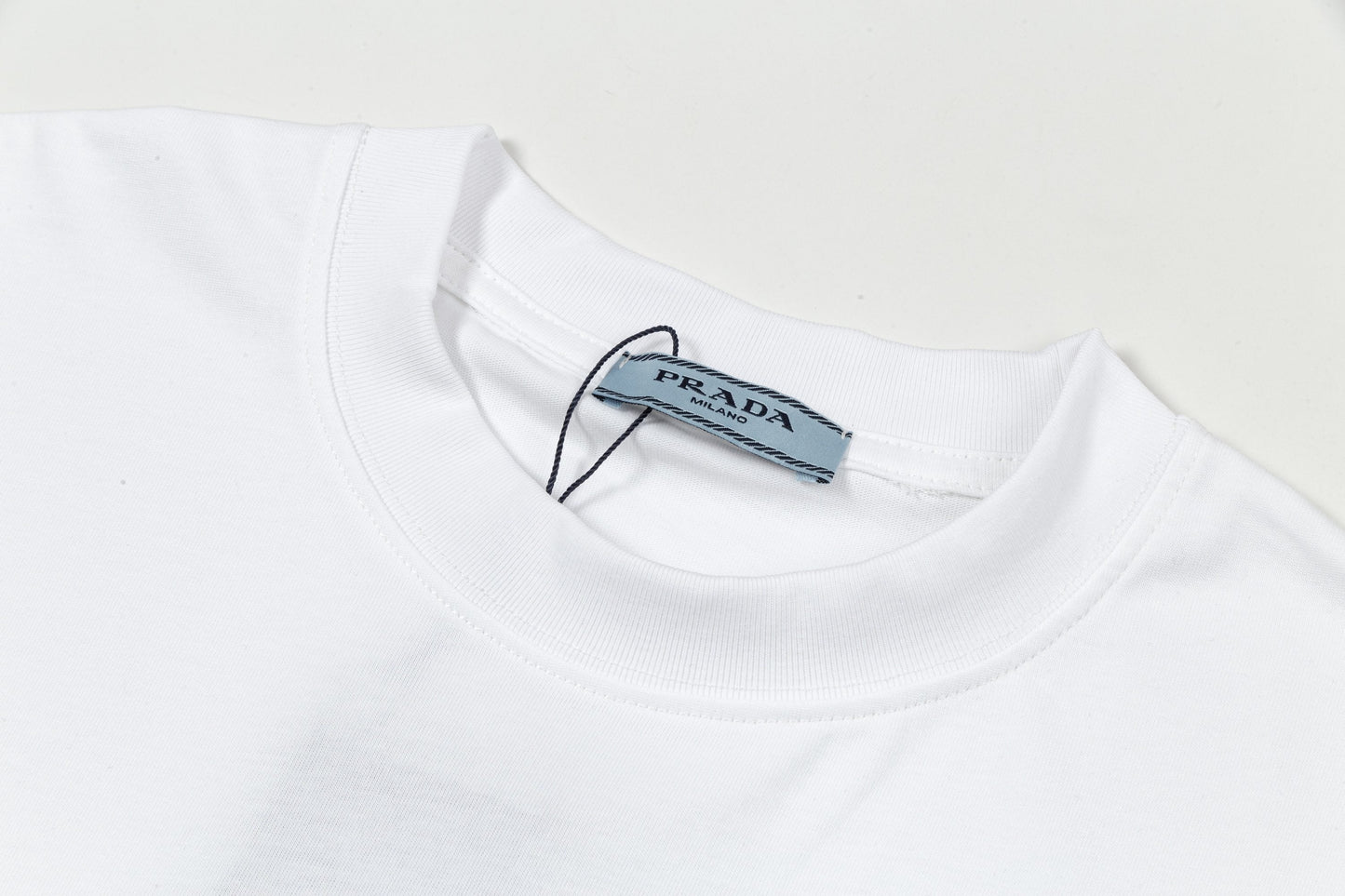 250408 New high-quality metal triangular label casual T-shirt