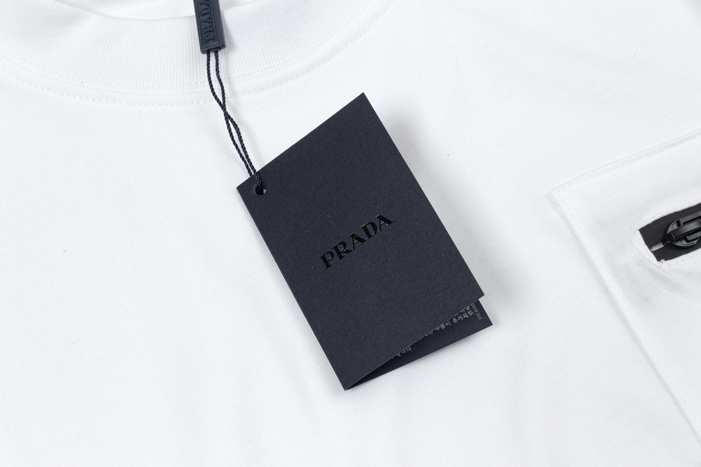 250408 New high-quality metal triangular label casual T-shirt