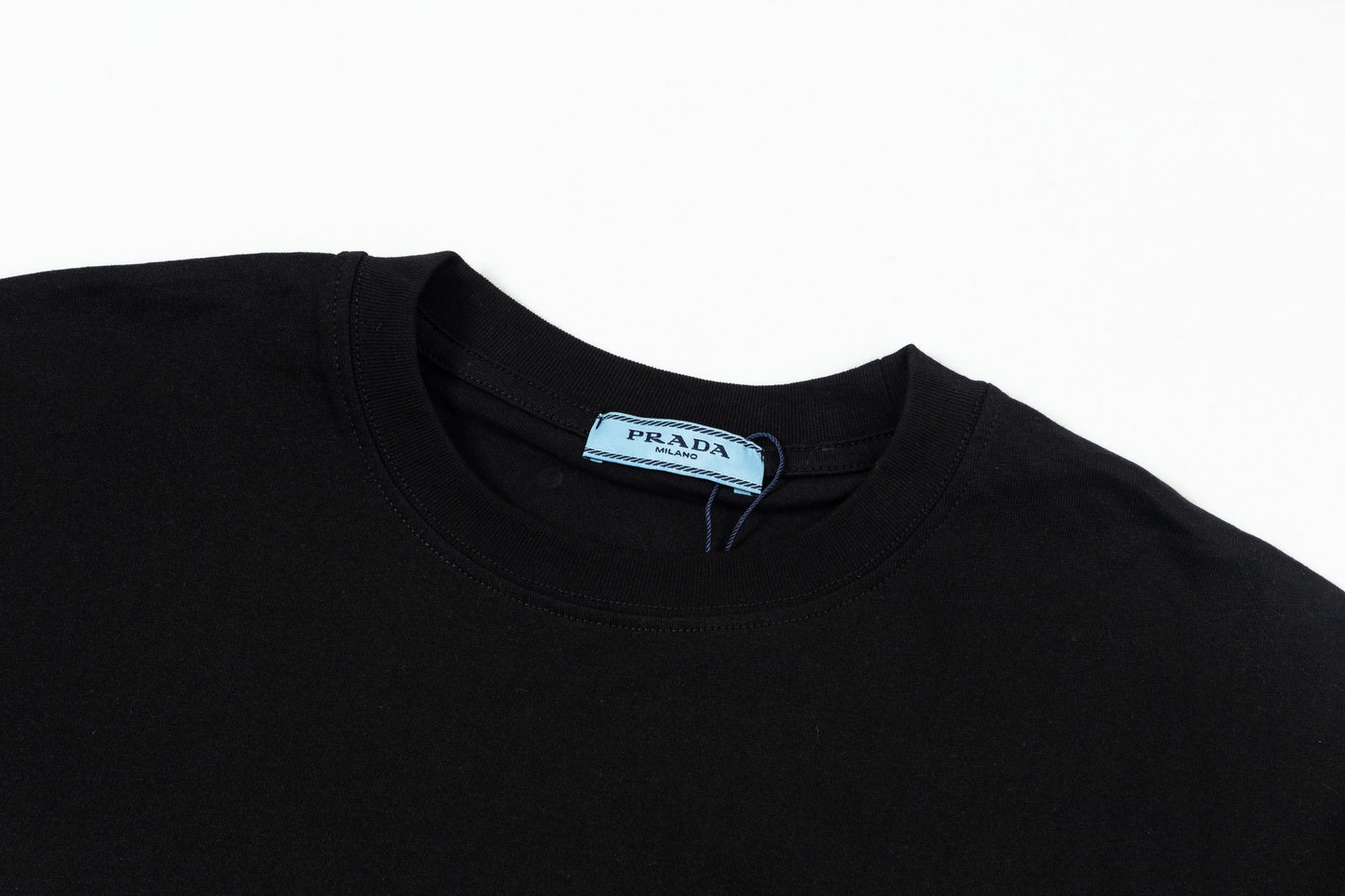 250408 New high-quality metal triangular label casual T-shirt