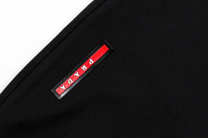 250408 New high-quality metal triangular label characteristic knitted shorts