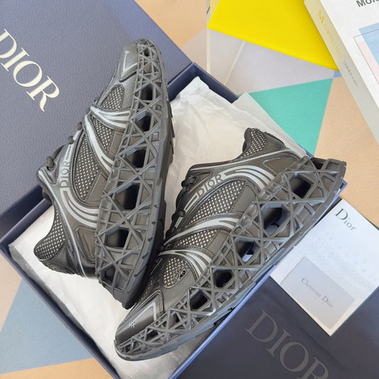 250415 New high-quality capsule series perforated sports shoes