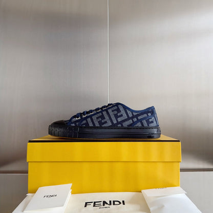 250501 New high-end and simple flat sports shoes