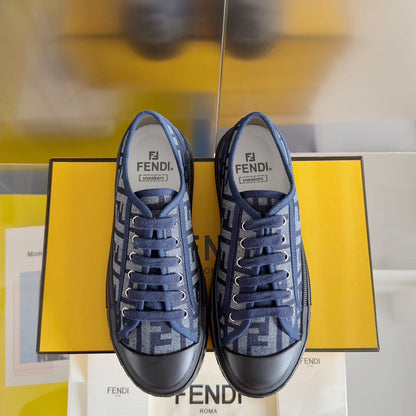 250501 New high-end and simple flat sports shoes