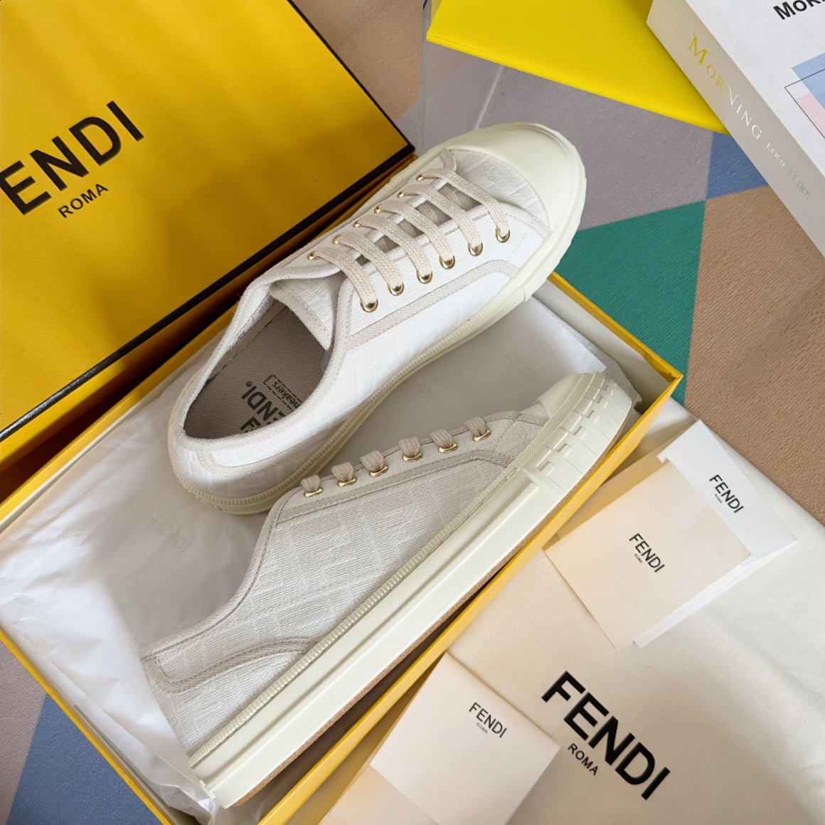 250501 New high-end and simple flat sports shoes