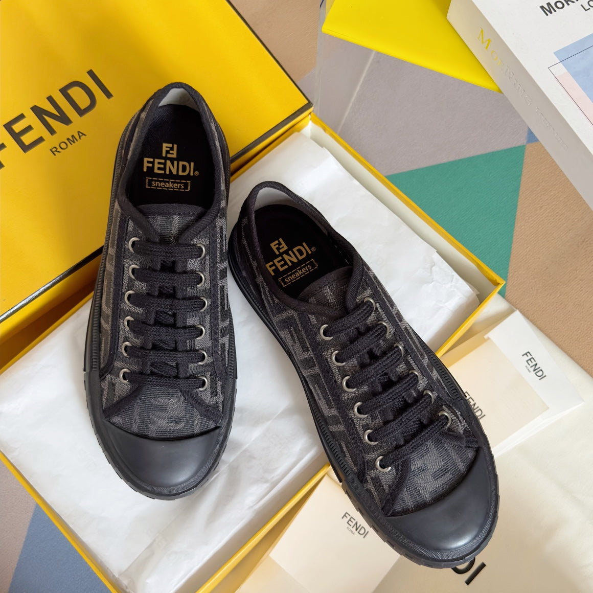 250501 New high-end and simple flat sports shoes