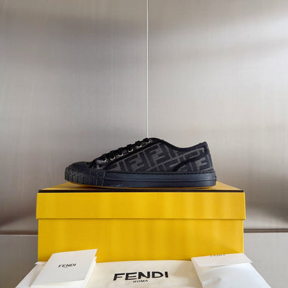 250501 New high-end and simple flat sports shoes