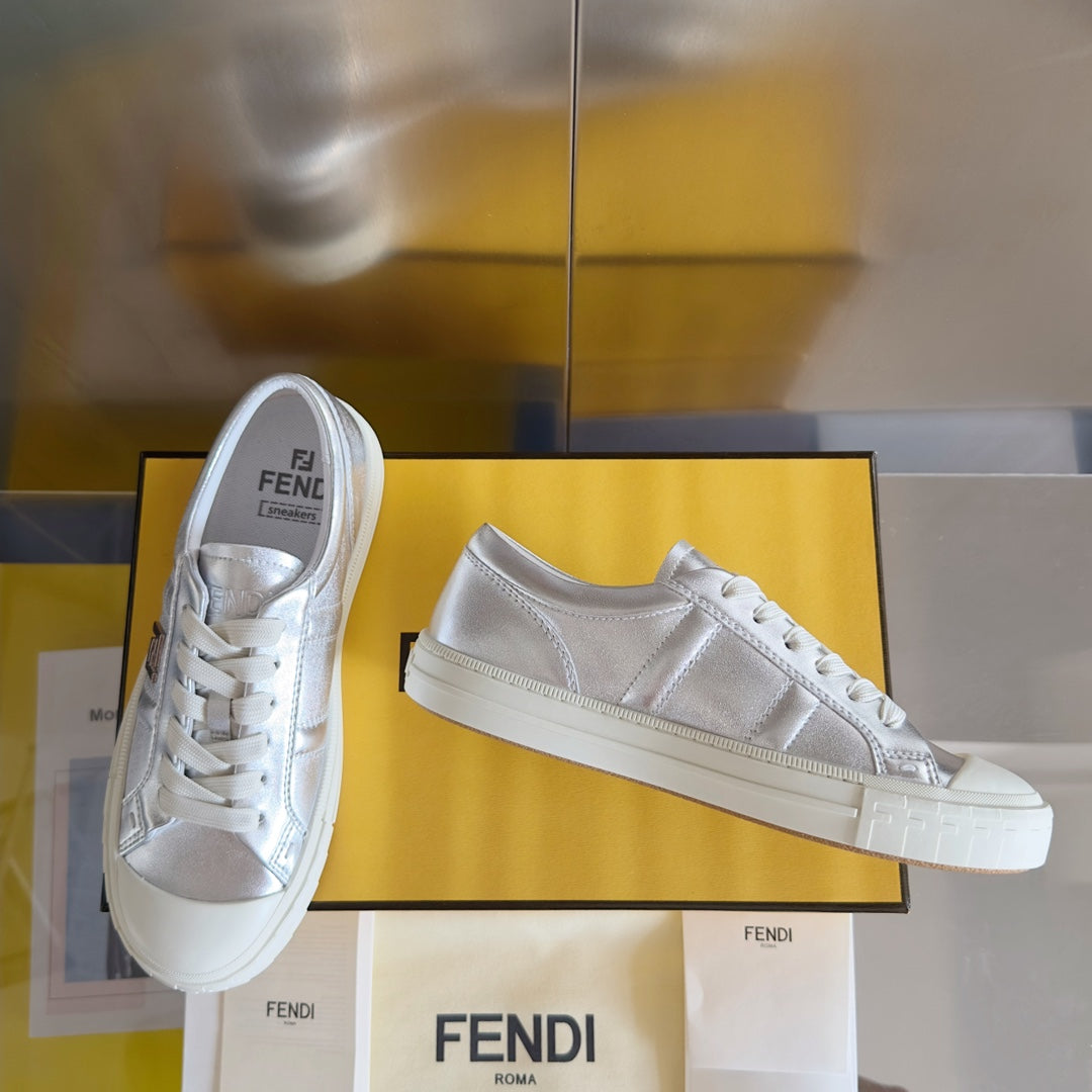 250501 New high-end and simple flat sports shoes