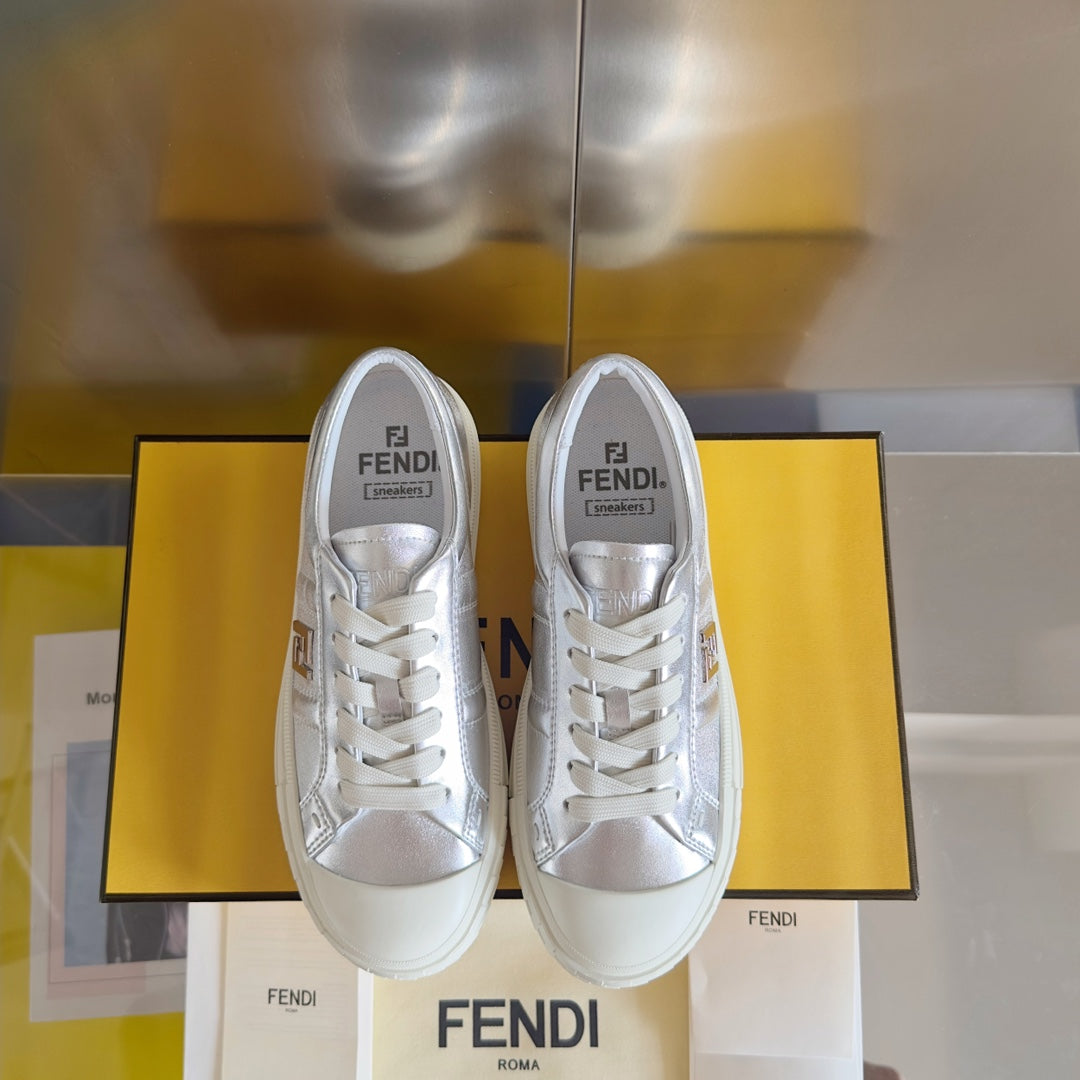 250501 New high-end and simple flat sports shoes