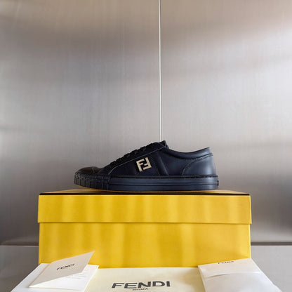 250501 New high-end and simple flat sports shoes