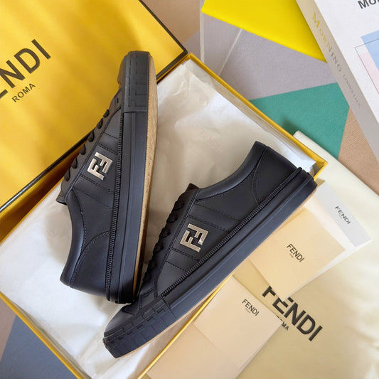 250501 New high-end and simple flat sports shoes
