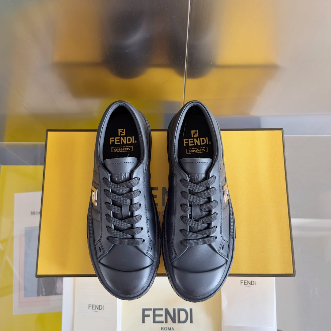 250501 New high-end and simple flat sports shoes